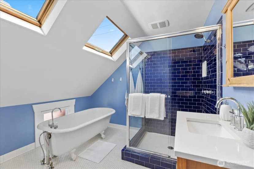 Property photo for 1601 10th Avenue W, Seattle photo 21