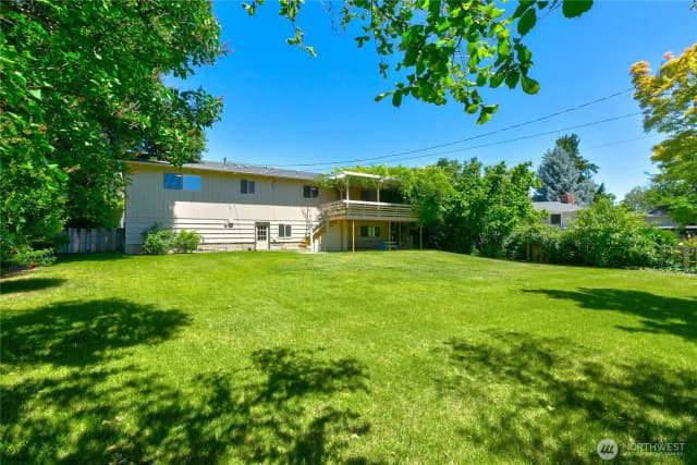 Property photo for 4906 Douglas Drive, Yakima photo 2
