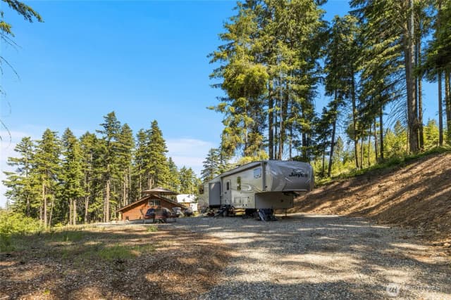 Property photo for 180 Horse Heaven Road, Cle Elum photo 2