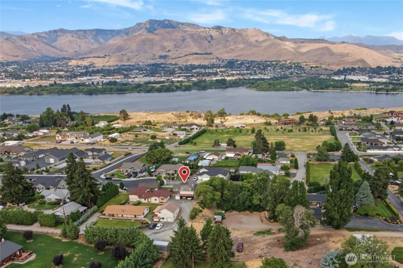 Property photo for 3143 Nw Delcon Court, East Wenatchee photo 9