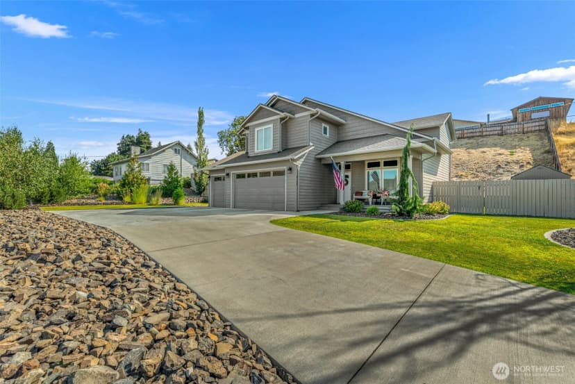 Property photo for 3143 Nw Delcon Court, East Wenatchee photo 3