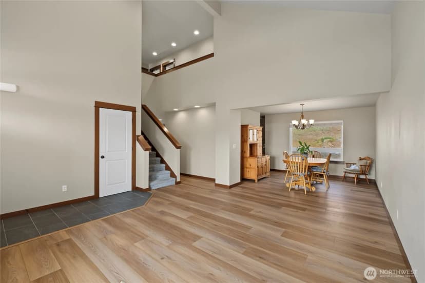 Property photo for 3143 Nw Delcon Court, East Wenatchee photo 15