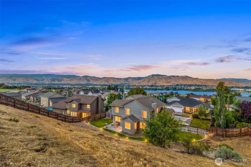 Property photo for 3143 Nw Delcon Court, East Wenatchee photo 7