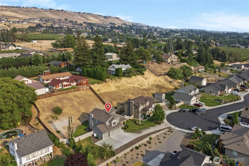 Property photo for 3143 Nw Delcon Court, East Wenatchee photo 11