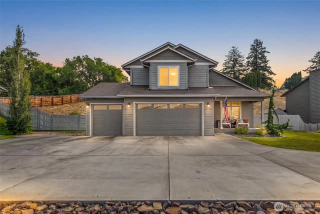Property photo for 3143 Nw Delcon Court, East Wenatchee