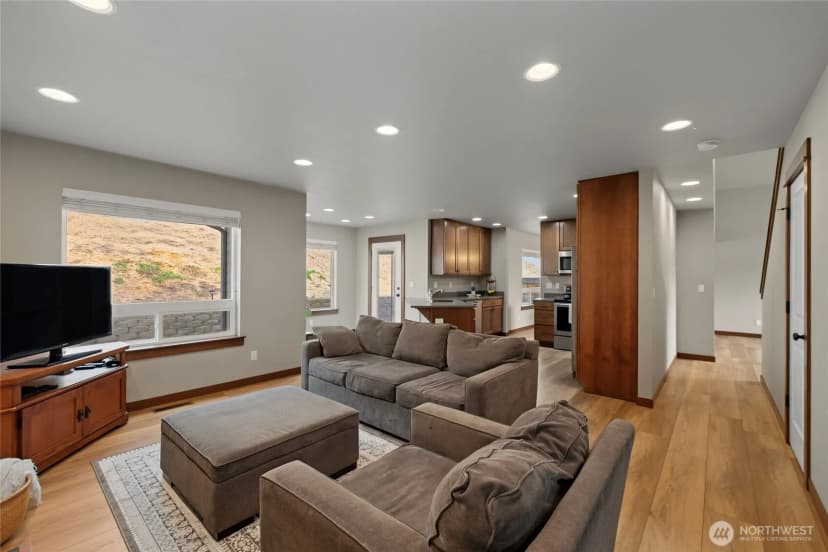 Property photo for 3143 Nw Delcon Court, East Wenatchee photo 18