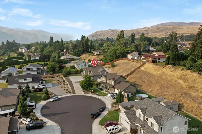 Property photo for 3143 Nw Delcon Court, East Wenatchee photo 10