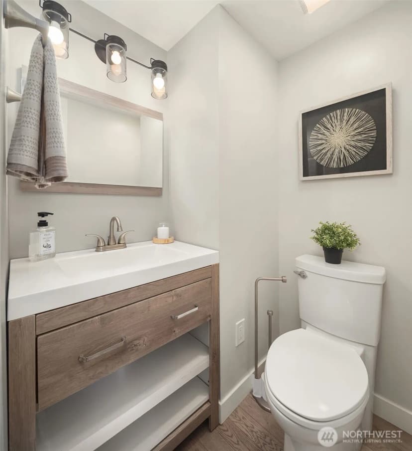 Property photo for 10025 Ashworth Avenue N, Seattle photo 14
