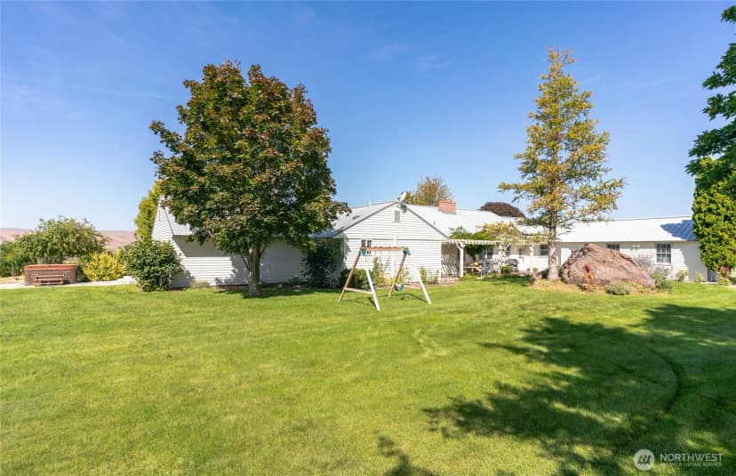 Property photo for 24635 Highway 243 S, Mattawa photo 32