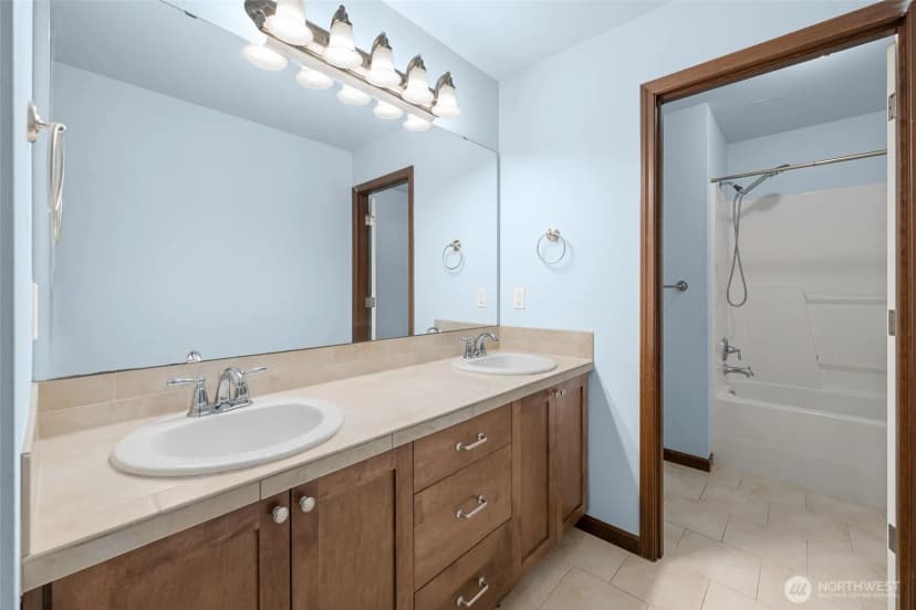 Property photo for 1033 Lyle Ridge Circle, Oak Harbor photo 17