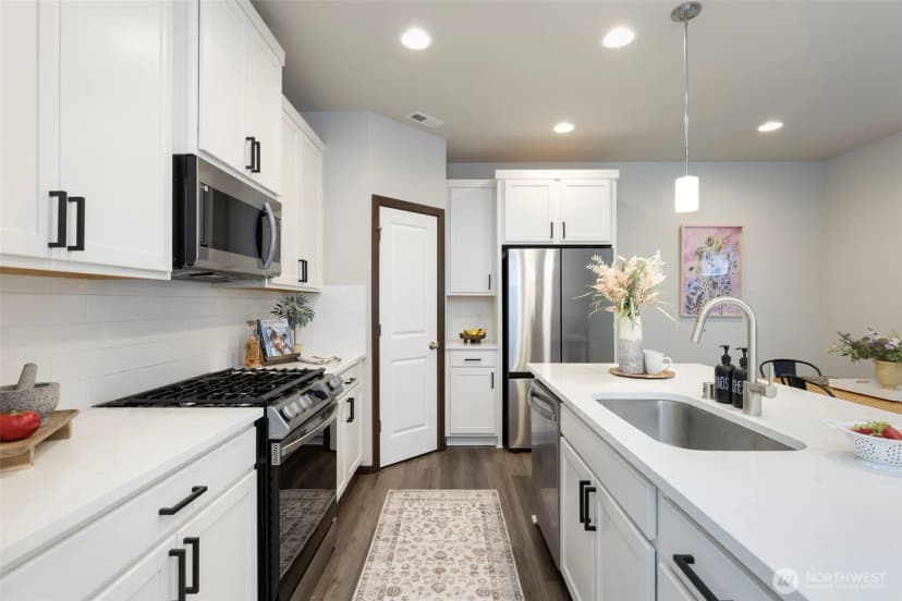Property photo for 9516 Fairhaven Circle Ne, Bremerton photo 9