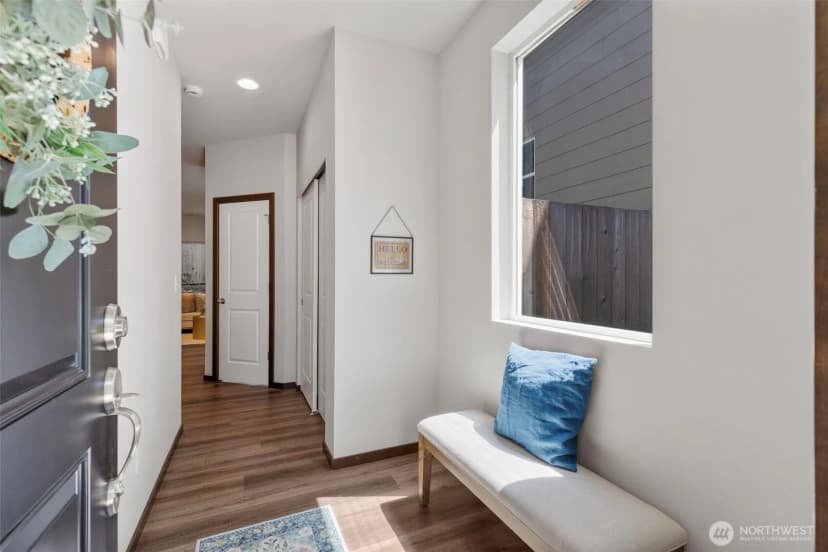 Property photo for 9516 Fairhaven Circle Ne, Bremerton photo 4