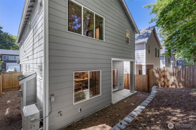 Property photo for 9516 Fairhaven Circle Ne, Bremerton photo 25