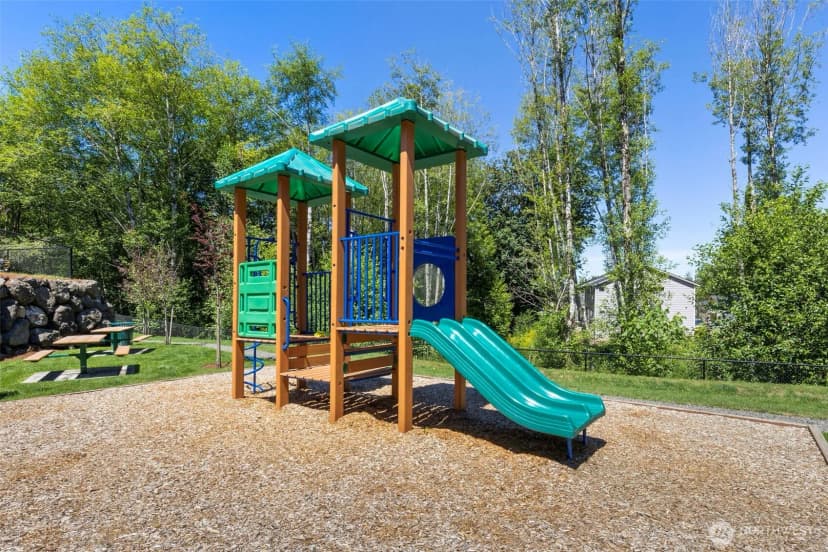 Property photo for 9516 Fairhaven Circle Ne, Bremerton photo 28