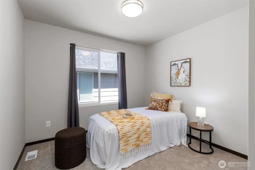 Property photo for 9516 Fairhaven Circle Ne, Bremerton photo 19