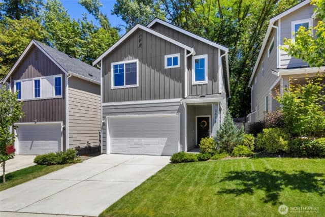 Property photo for 9516 Fairhaven Circle Ne, Bremerton photo 2