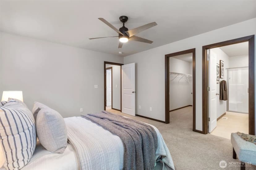 Property photo for 9516 Fairhaven Circle Ne, Bremerton photo 15