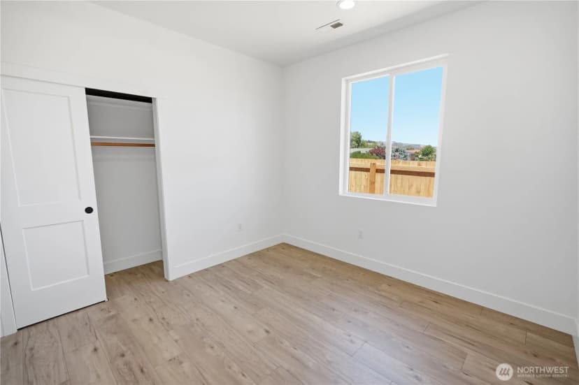 Property photo for 38 N Ginkgo Street, Soap Lake photo 24
