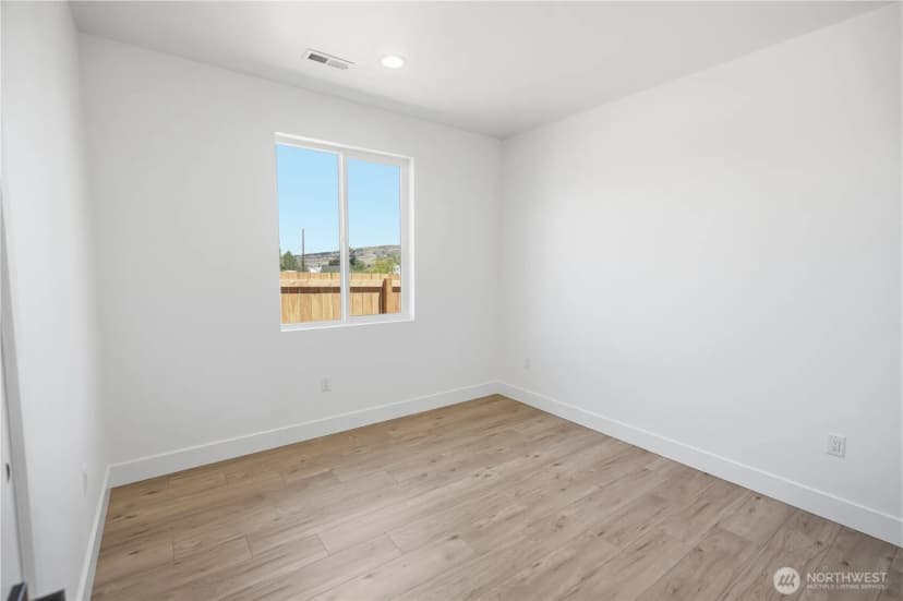Property photo for 38 N Ginkgo Street, Soap Lake photo 23