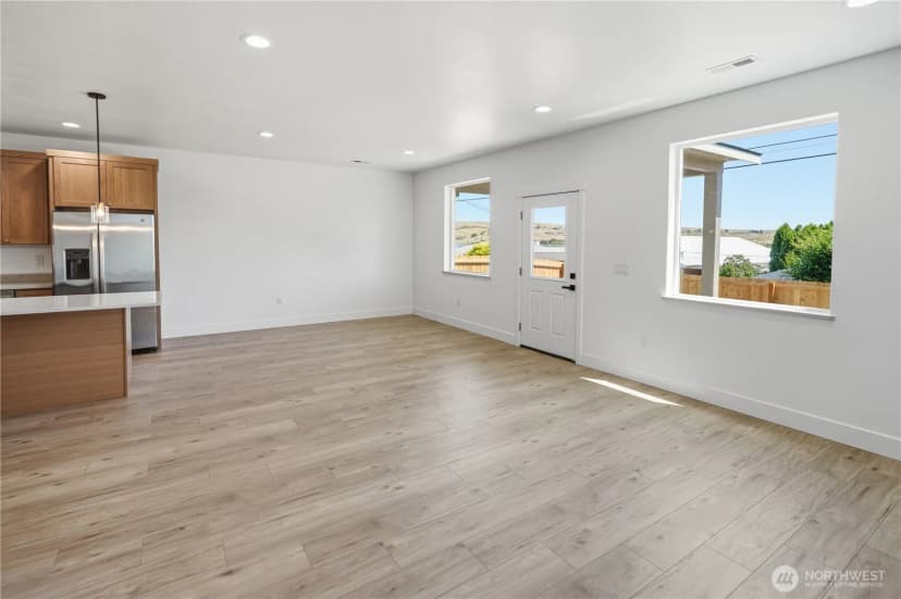 Property photo for 38 N Ginkgo Street, Soap Lake photo 10