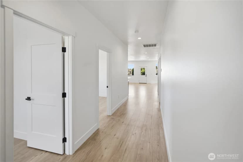 Property photo for 38 N Ginkgo Street, Soap Lake photo 14