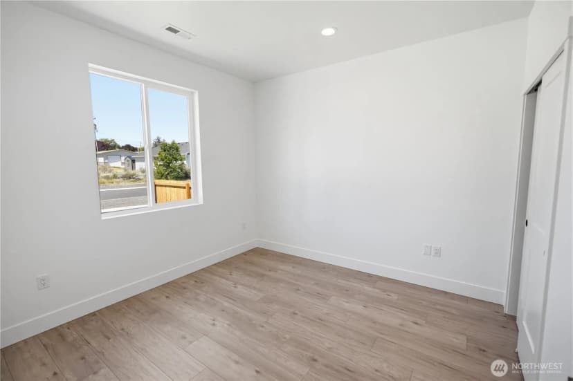 Property photo for 38 N Ginkgo Street, Soap Lake photo 29