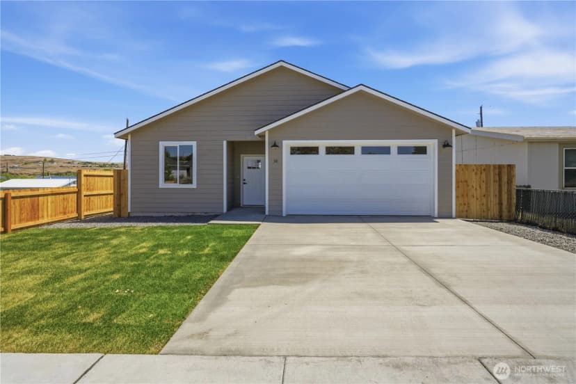 Property photo for 38 N Ginkgo Street, Soap Lake
