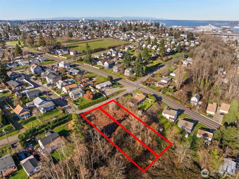 Property photo for 1403 E Lennox, Tacoma photo 2