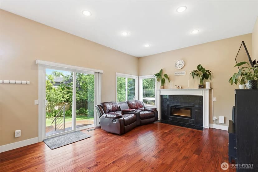 Property photo for 10927 Ne 157th Street, Bothell photo 17