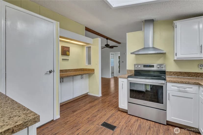 Property photo for 9813 189th Street E, Puyallup photo 10