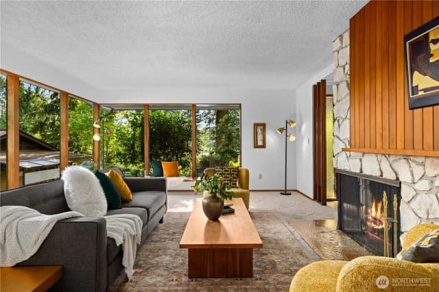 Property photo for 11032 39th Avenue Ne, Seattle photo 4