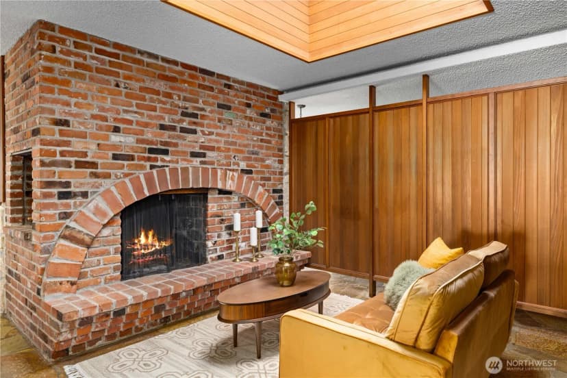 Property photo for 11032 39th Avenue Ne, Seattle photo 11