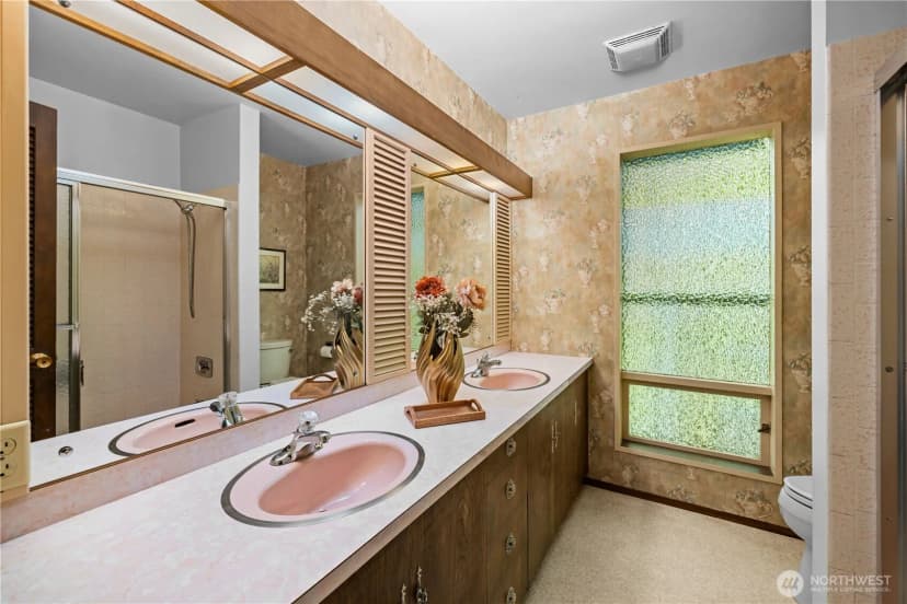 Property photo for 11032 39th Avenue Ne, Seattle photo 20