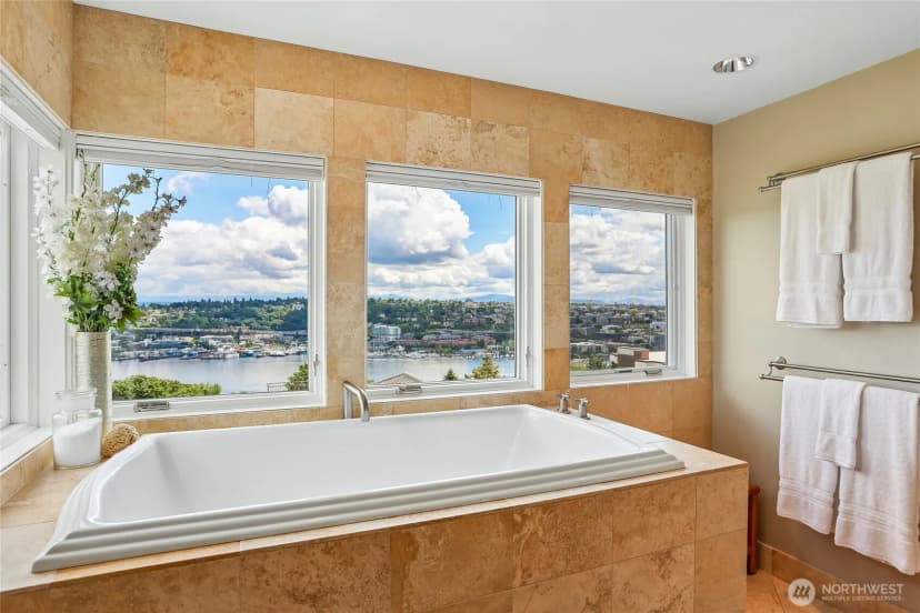 Property photo for 1616 Bigelow Avenue N, Seattle photo 23