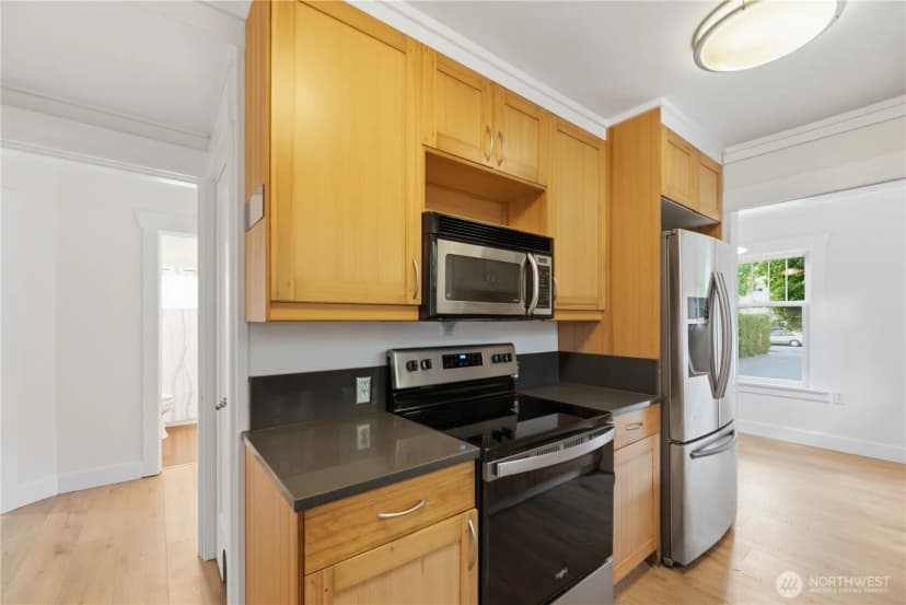 Property photo for 119 1/2 Main Street, Renton photo 10