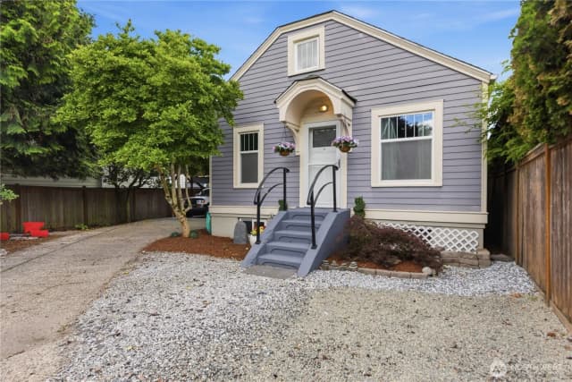 Property photo for 119 1/2 Main Street, Renton photo 4
