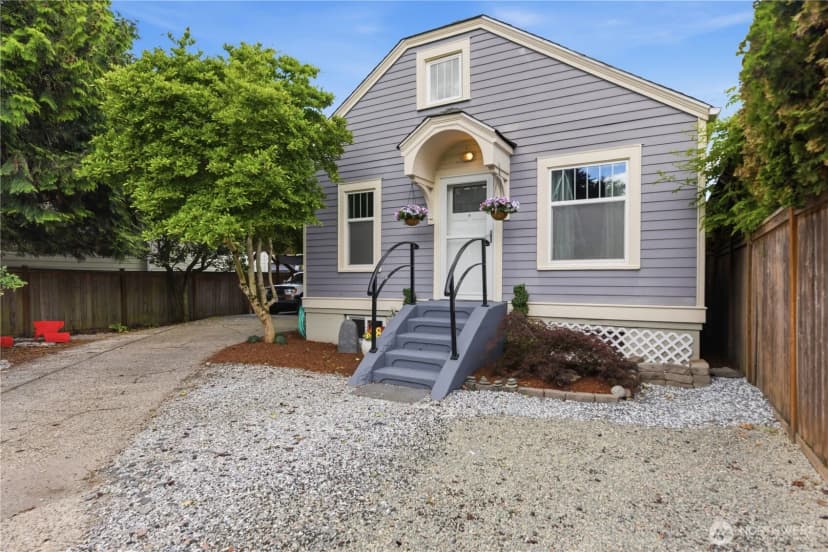 Property photo for 119 1/2 Main Street, Renton photo 4