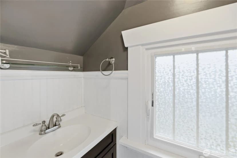 Property photo for 119 1/2 Main Street, Renton photo 32