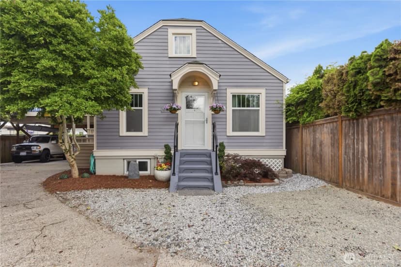 Property photo for 119 1/2 Main Street, Renton photo 3