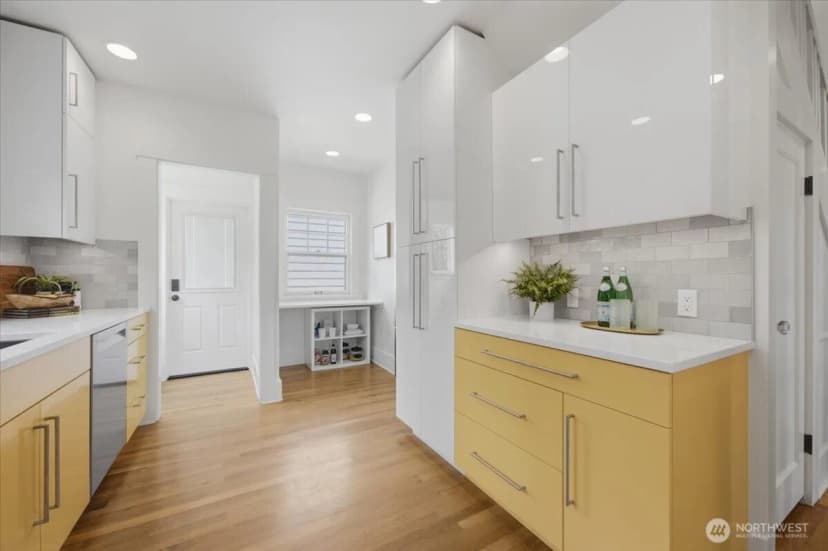 Property photo for 1902 Ne 73rd Street, Seattle photo 14