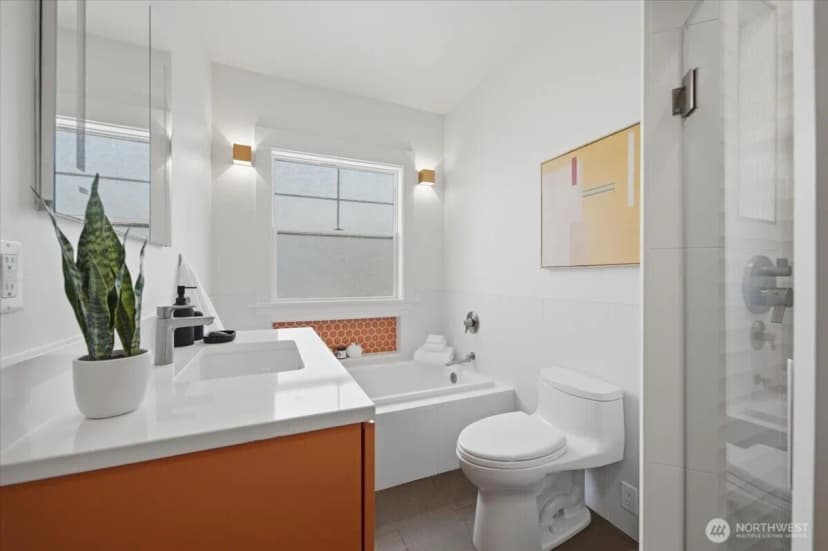 Property photo for 1902 Ne 73rd Street, Seattle photo 16