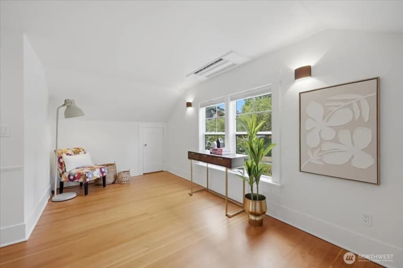 Property photo for 1902 Ne 73rd Street, Seattle photo 18