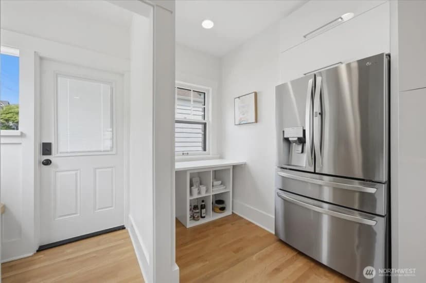 Property photo for 1902 Ne 73rd Street, Seattle photo 12