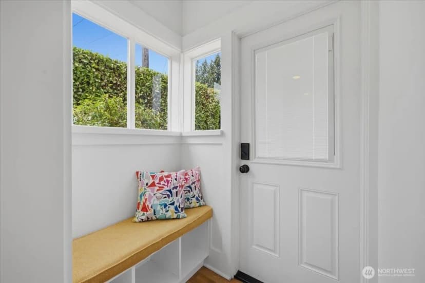 Property photo for 1902 Ne 73rd Street, Seattle photo 13