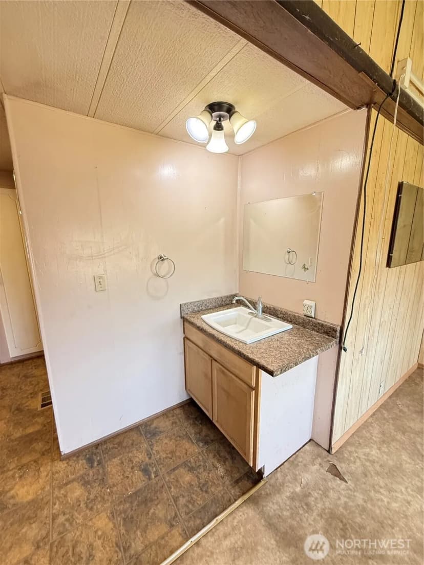 Property photo for 24 Hubbert Road, Omak photo 34