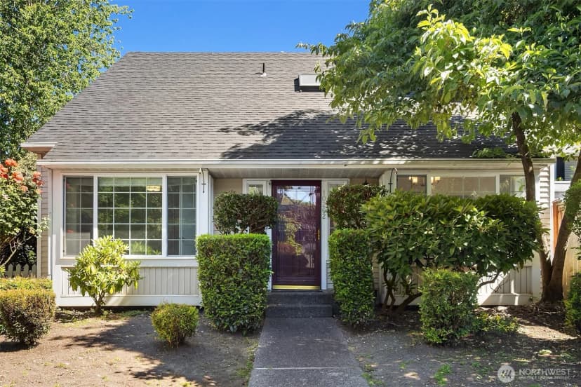 Property photo for 10262 Ne 129th Lane, Kirkland