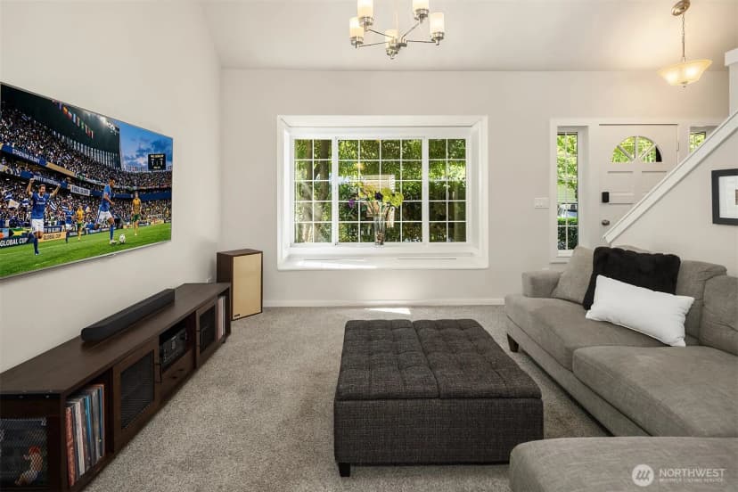 Property photo for 10262 Ne 129th Lane, Kirkland photo 3