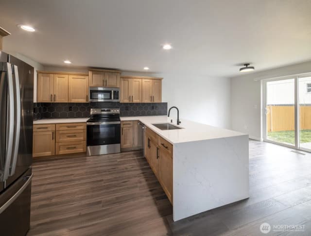 Property photo for 520 N Laventure Road, Mount Vernon photo 4