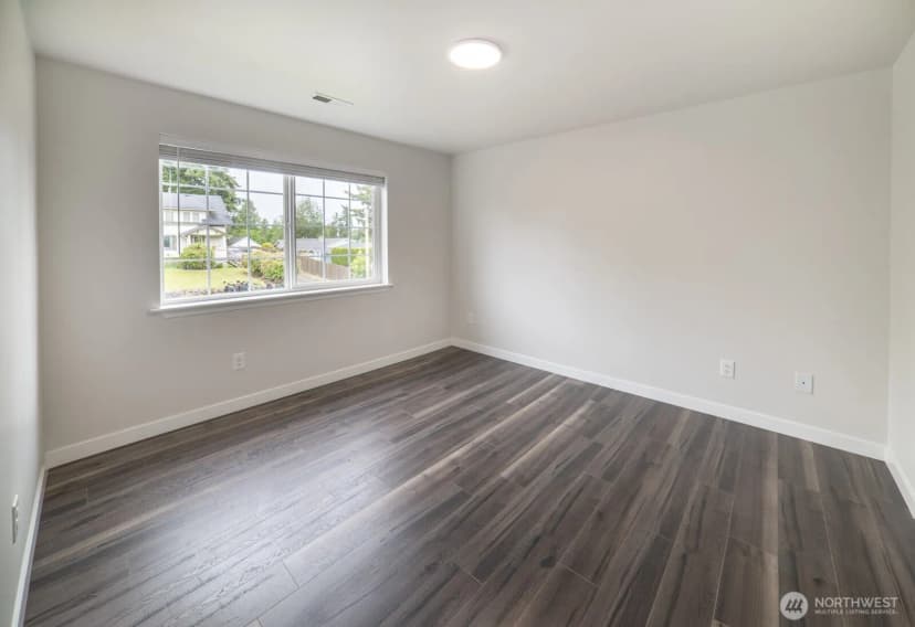 Property photo for 520 N Laventure Road, Mount Vernon photo 12