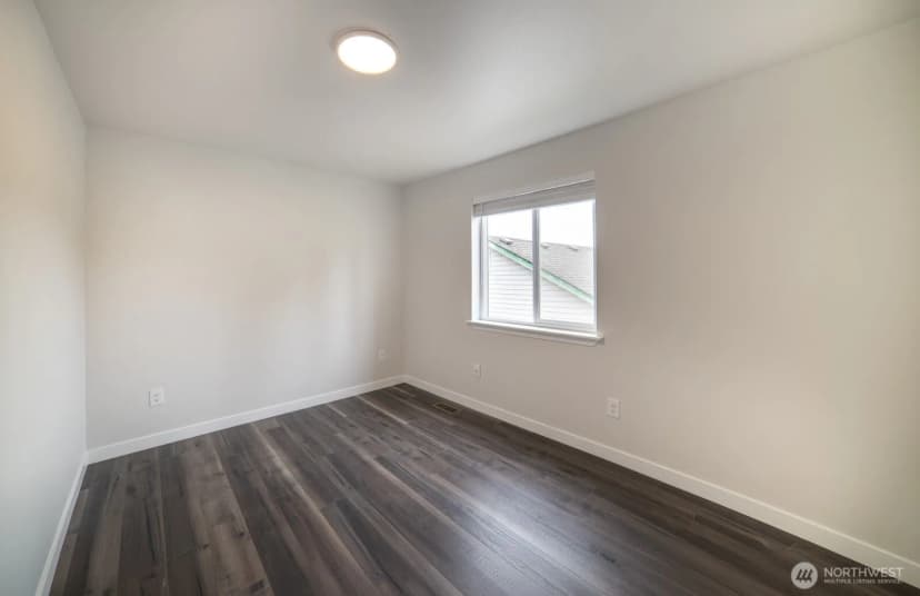 Property photo for 520 N Laventure Road, Mount Vernon photo 14